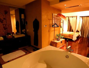 广州番禺区养生会所的黄昏恋：当爱情遇上八十岁